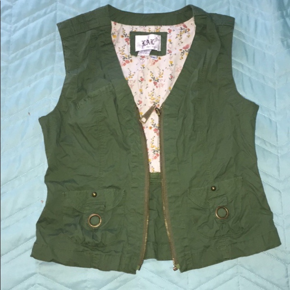 Girls army green vest size small